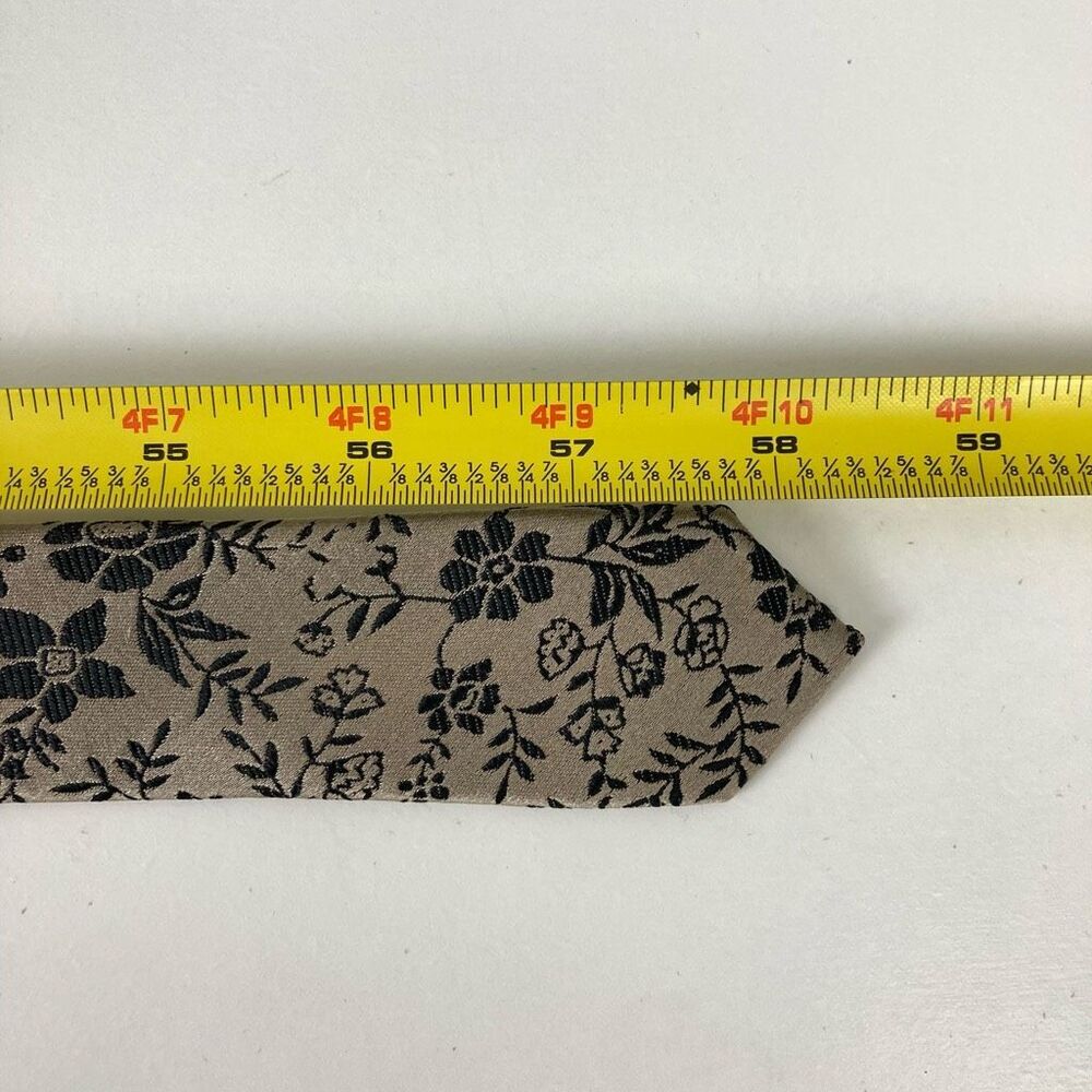Bruno Piattelli 100% Silk Hand Made Necktie Tie Beige Tan and Black Floral Print - Picture 7 of 7